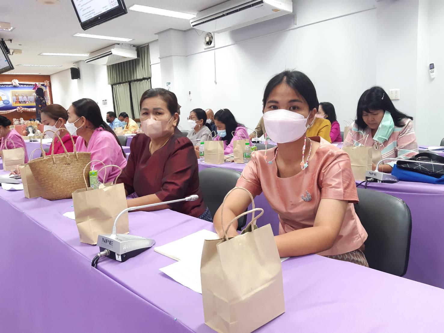 พช.ขอนแก่น : ประชุมเตรียมความพร้อมโครงการคัดสรรสุดยอดหนึ่งตำบล หนึ่งผลิตภัณฑ์ไทย ปี พ.ศ. 2565 (OTOP Product Champion : OPC) ระดับจังหวัด