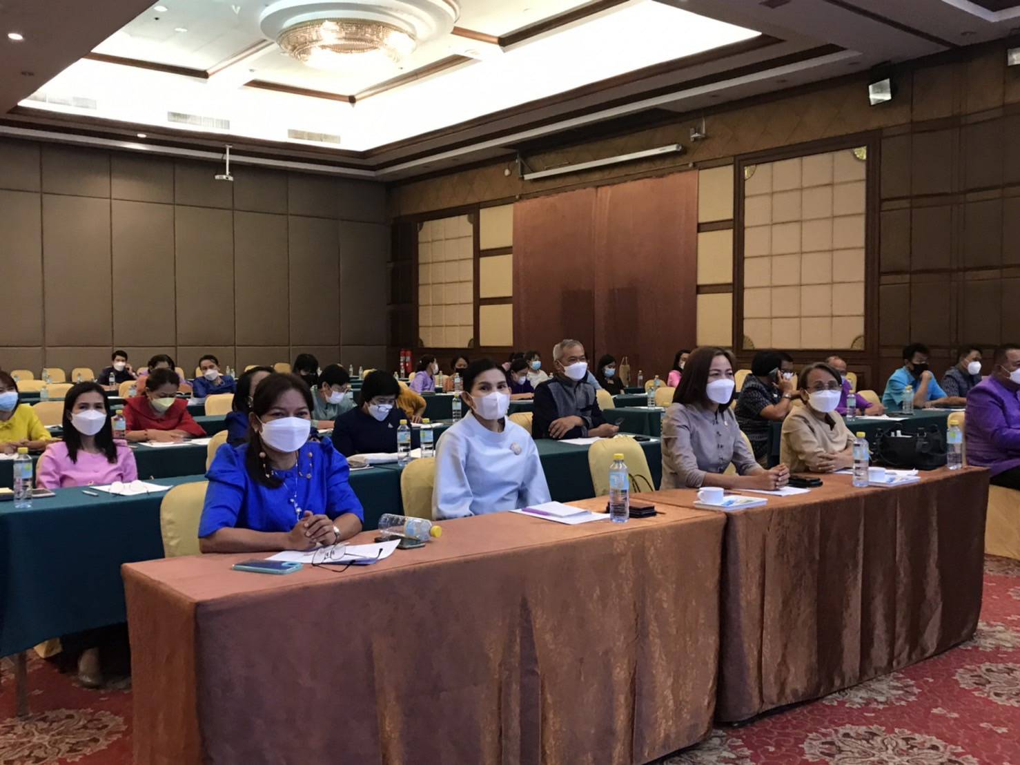 พช.ขอนแก่น : อธิบดี พช. มอบนโยบายการขับเคลื่อนภารกิจสำคัญของกรมการพัฒนาชุมชน ประจำปีงบประมาณ พ.ศ. 2565 เพื่อสร้างสรรค์ชุมชน สร้างคน สร้างชาติ อย่างยั่งยืน ในการ ประชุมเชิงปฏิบัติการการขับเคลื่อนงานตามภารกิจสำคัญของกรมการพัฒนาชุมชน และถ่ายทอดคำรับรองการปฏิบัติราชการ รอบการประเมินที่ 2 ประจำปีงบประมาณ พ.ศ. 2565