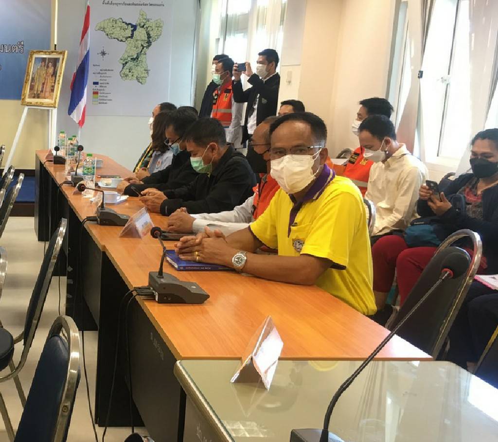 พช.ขอนแก่น :ร่วมให้การต้อนรับปลัดสํานักนายกรัฐมนตรี(นายธีรภัทร ประยูรสิทธิ)และคณะ ในพิธีมอบเงินให้แก่ครอบครัวผู้เสียชีวิตจากเหตุอุทกภัย