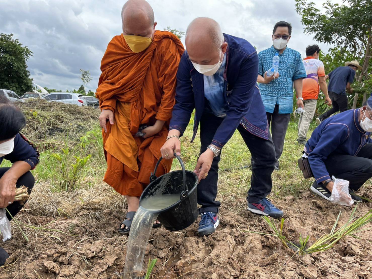 ?พช.ขอนแก่น :นายสุรศักดิ์ อักษรกุล รองอธิบดีกรมการพัฒนาชุมชน ตรวจเยี่ยมการดำเนินงานพัฒนาชุมชนจังหวัดขอนแก่น?