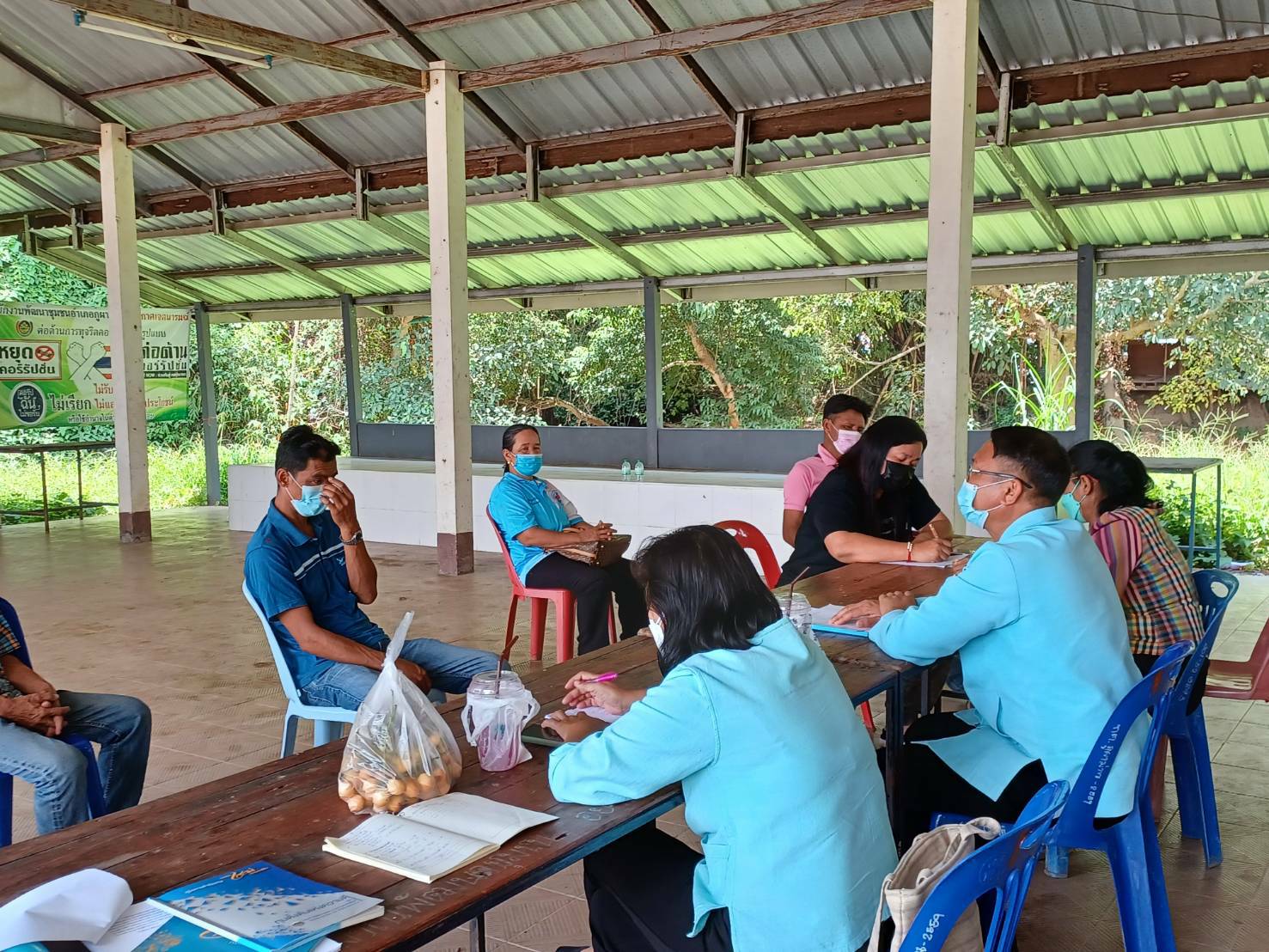 ?พช.ขอนแก่น : ประชุมคณะกรรมการหมู่บ้านกองทุนแม่ของแผ่นดินดีเด่น บ้านเซินใต้ หมู่ที่ 2 ตำบลโนนคอม อำเภอภูผาม่าน จังหวัดขอนแก่น?