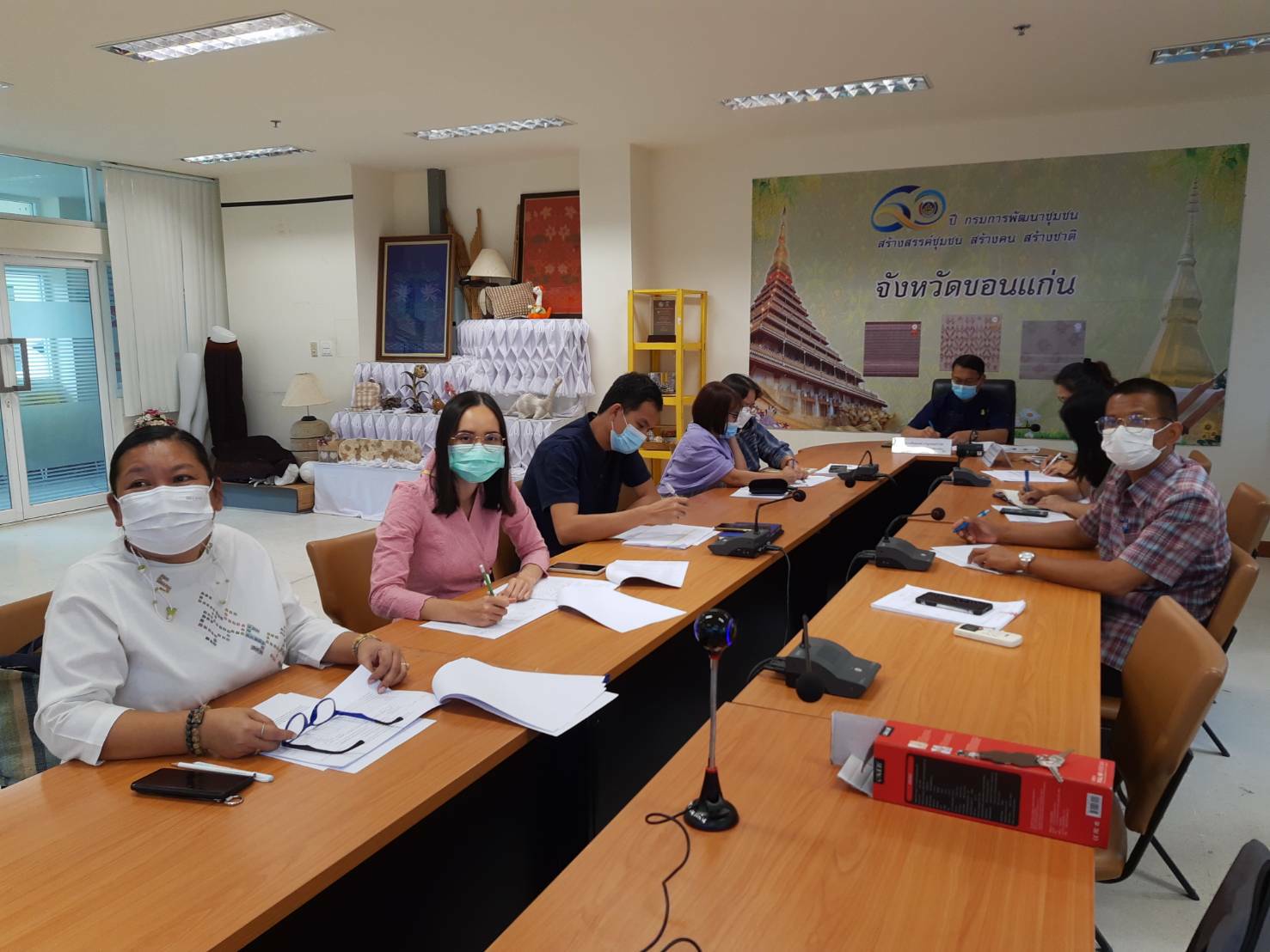 พช.ขอนแก่น : ร่วมประชุมตรวจติดตามงานภารกิจสำคัญของกรมการพัฒนาชุมชน ประจำปีงบประมาณ พ.ศ. 2565 ผ่านระบบการประชุมออนไลน์ (Zoom Cloud Meeting)