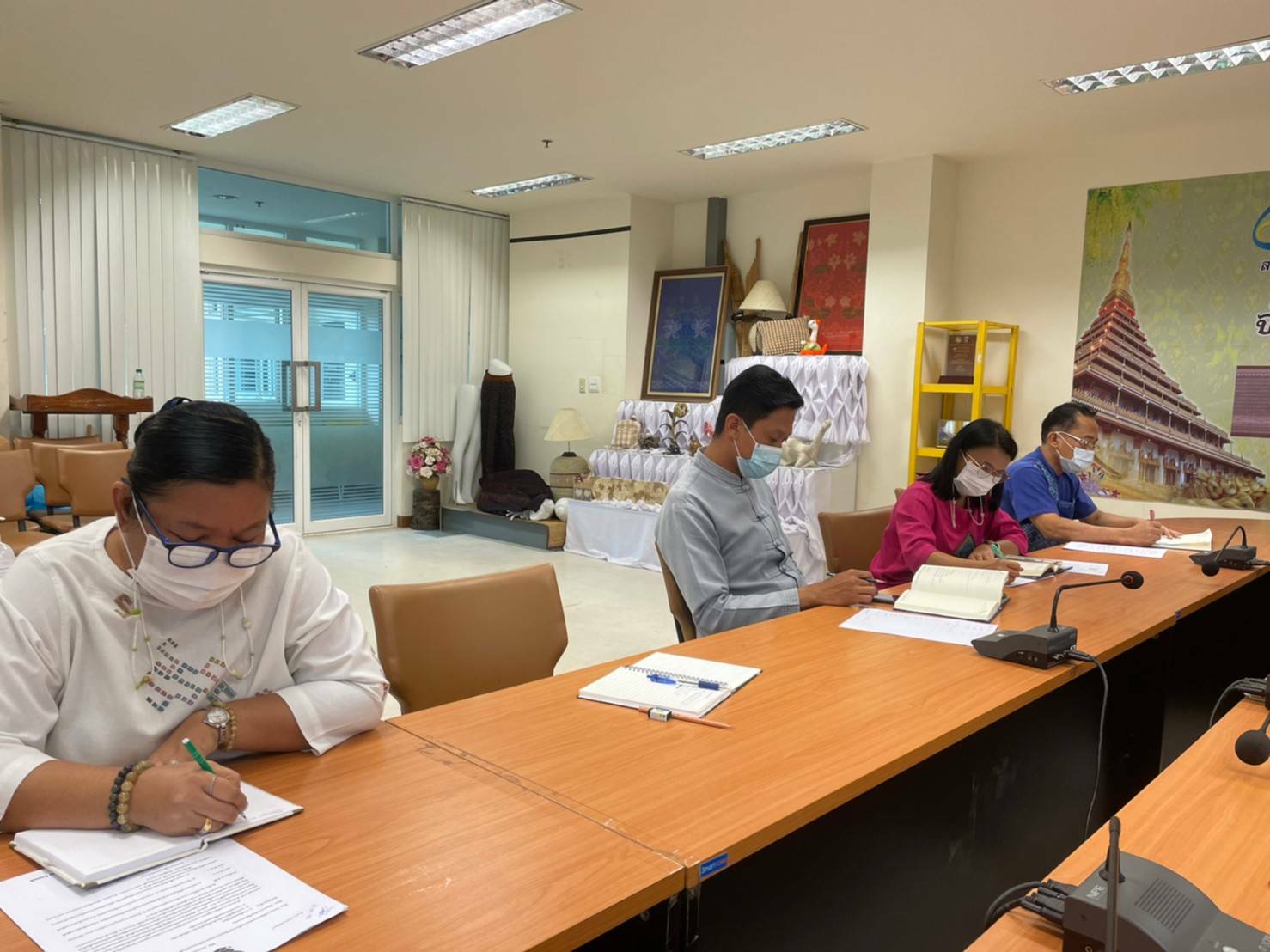 พช.ขอนแก่น : ร่วมประชุมตรวจติดตามงานภารกิจสำคัญของกรมการพัฒนาชุมชน ประจำปีงบประมาณ พ.ศ. 2565 ผ่านระบบการประชุมออนไลน์ (Zoom Cloud Meeting)