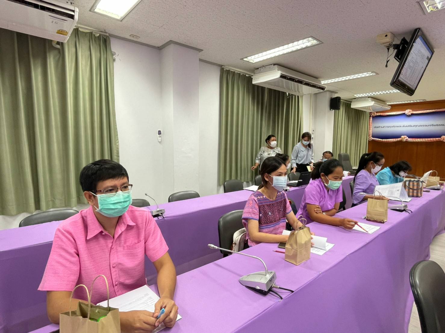 พช.ขอนแก่น : ประชุมเตรียมความพร้อมโครงการคัดสรรสุดยอดหนึ่งตำบล หนึ่งผลิตภัณฑ์ไทย ปี พ.ศ. 2565 (OTOP Product Champion : OPC) ระดับจังหวัด