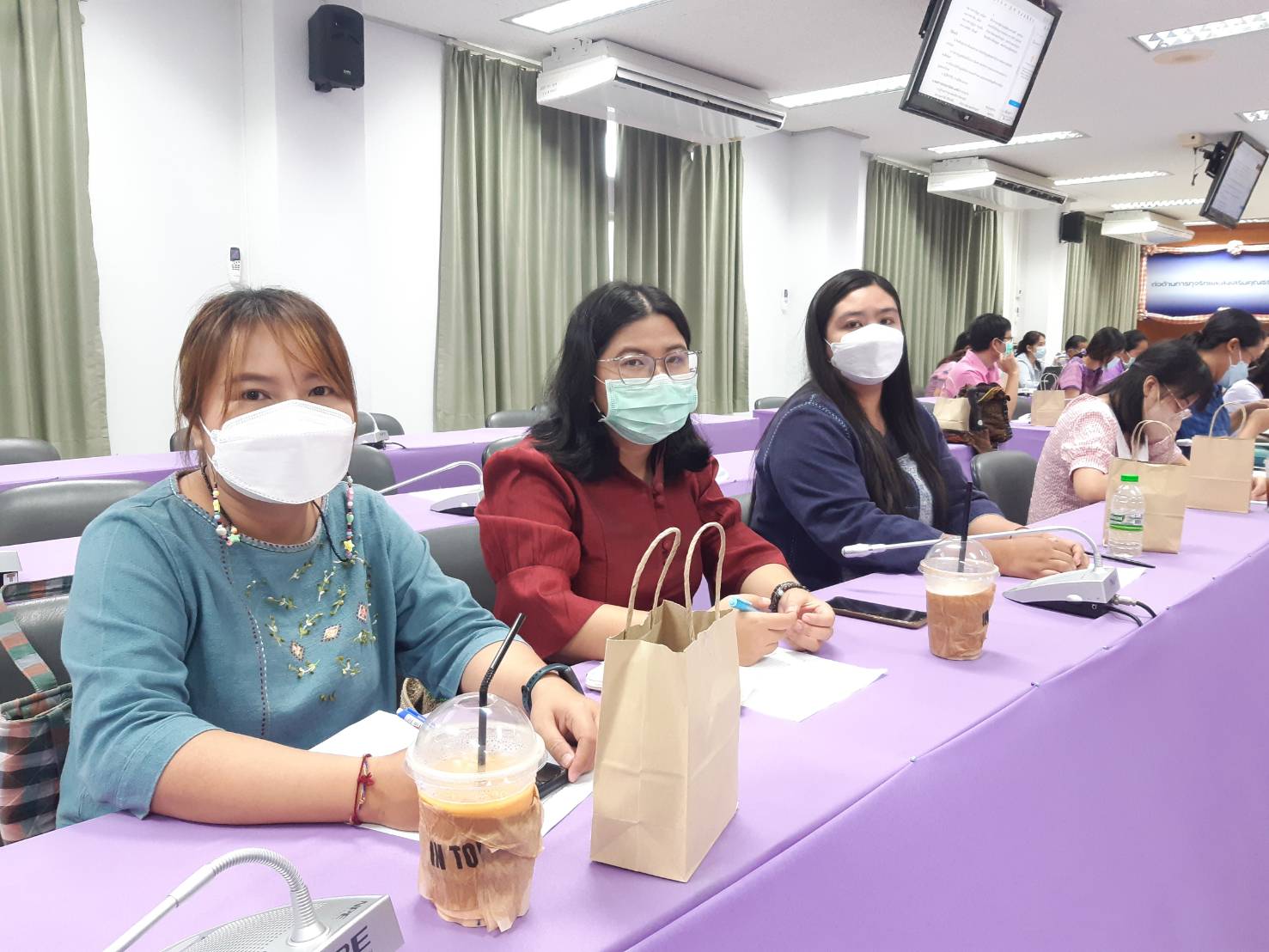 พช.ขอนแก่น : ประชุมเตรียมความพร้อมโครงการคัดสรรสุดยอดหนึ่งตำบล หนึ่งผลิตภัณฑ์ไทย ปี พ.ศ. 2565 (OTOP Product Champion : OPC) ระดับจังหวัด