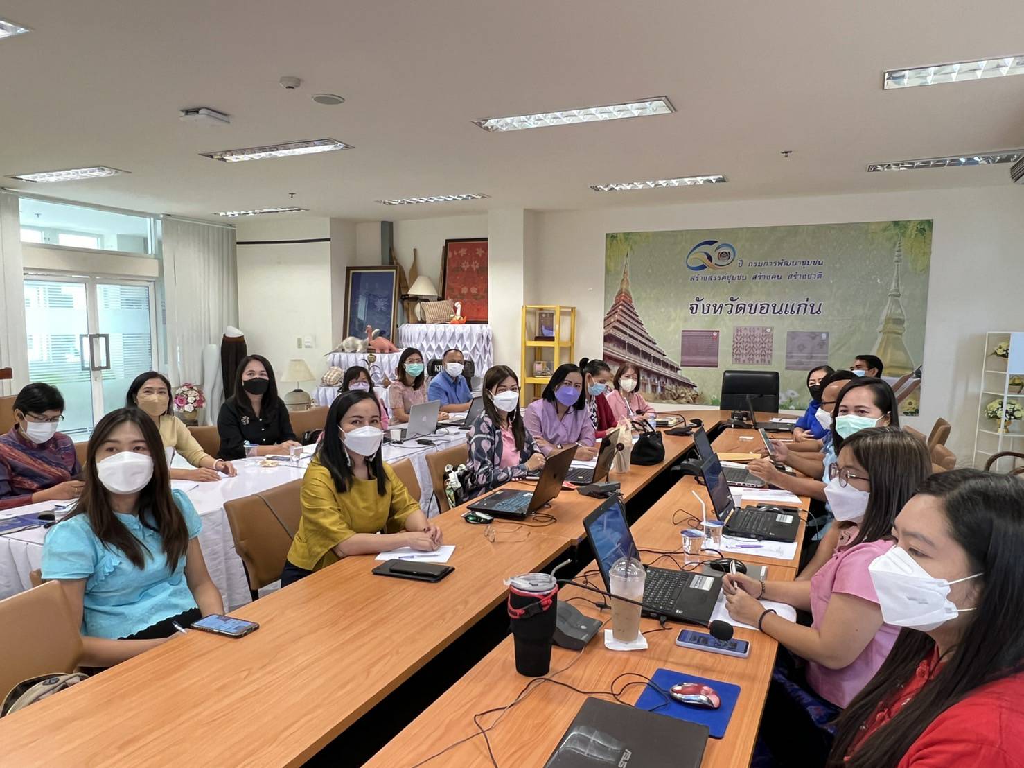 พช.ขอนแก่น : เข้าร่วมฝึกอบรมระบบโปรแกรมบันทึกและประมวลผลข้อมูลความจำเป็นพื้นฐาน (จปฐ.) และข้อมูลพื้นฐานระดับหมู่บ้าน (กชช.2ค.) สำหรับใช้จัดเก็บข้อมูลห้วงแผนพัฒนาเศรษฐกิจและสังคมแห่งชาติ ฉบับที่ 13 (พ.ศ. 2566-2570)