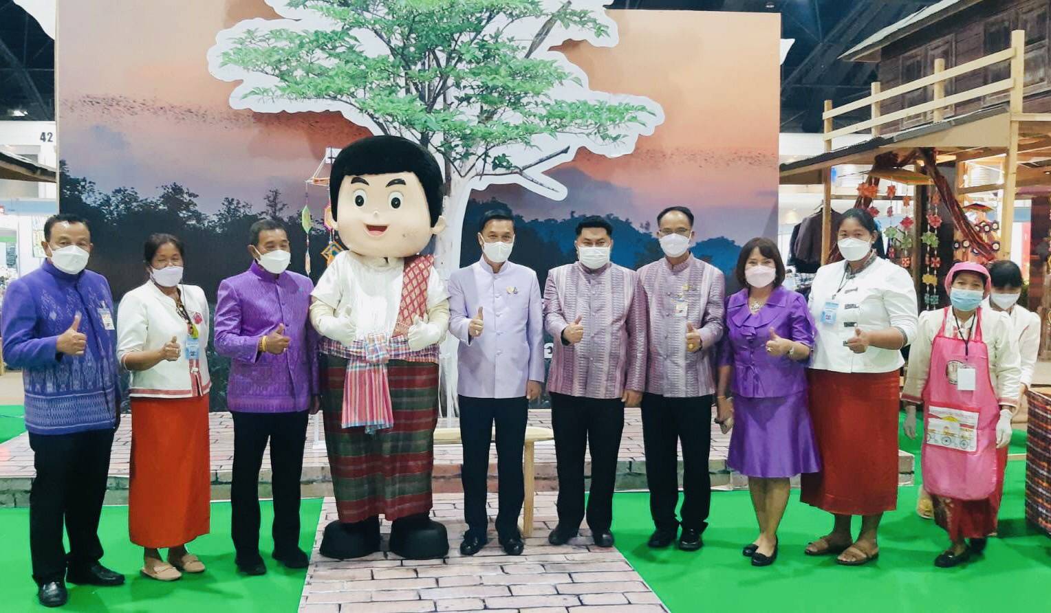 ?จังหวัดขอนแก่น : ร่วมเปิดงาน OTOP MIDYEAR 2022 “สุขช้อป สุขใจ สุขทั่วไทยรวมไว้ในที่เดียว” ณ อิมแพ็ค เมืองทองธานี?