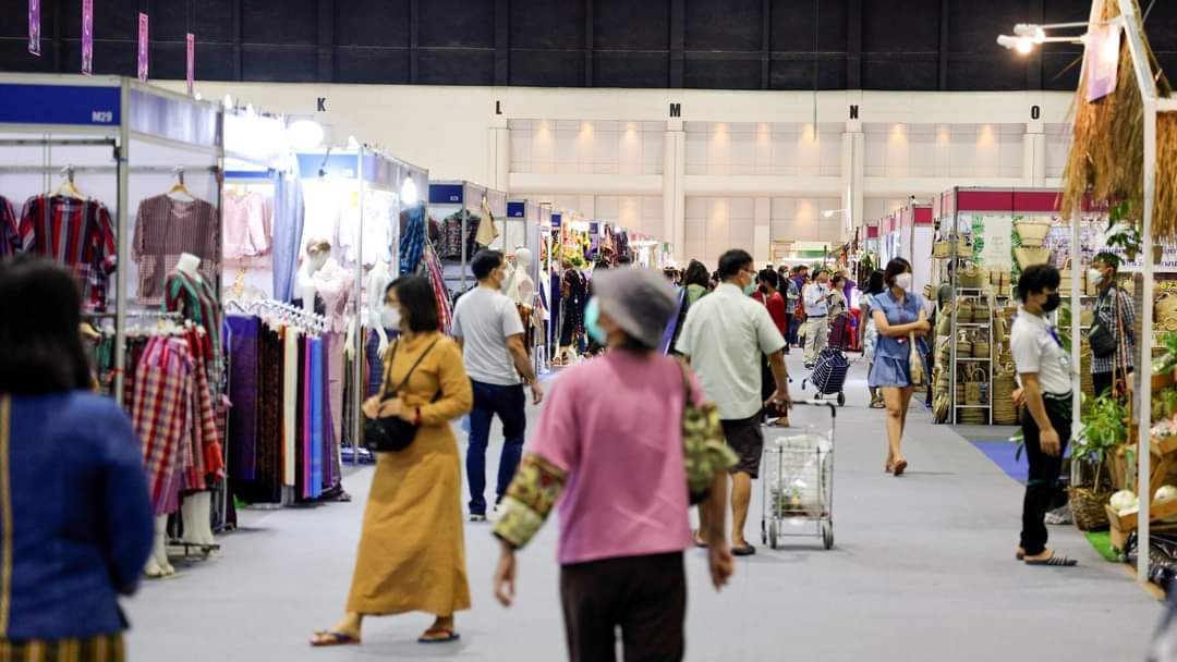 ?พช.ขอนแก่น นำผู้ประกอบการ OTOP เข้าร่วมงาน OTOP Midyear 2022 “สุขช้อป สุขใจ สุขทั่วไทย รวมไว้ในที่เดียว ?
