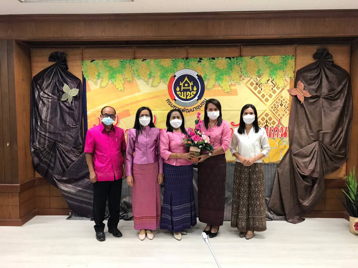 พช.ขอนแก่น : ประชุมผู้บริหารและนักวิชาการพัฒนาชุมชนจังหวัด เพื่อติดตามงานและประสานงานในการขับเคลื่อนงานพัฒนาชุมชน ครั้งที่ 5/2565