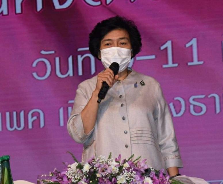 ?จังหวัดขอนแก่น: ร่วมโครงการกองทุนพัฒนาบทบาทสตรี สร้างโอกาสด้านอาชีพ สร้างสรรค์บทบาทสตรี สู่ความเข้มแข็งในชุมชน  “นายกสมาคมแม่บ้านมหาดไทยและปลัดกระทรวงมหาดไทย เน้นย้ำ ผู้นำกองทุนพัฒนาบทบาทสตรี ต้องกระตุ้นปลุกเร้าภาคีเครือข่ายและทีมงานเอาจริงเอาจัง เดินหน้าขับเคลื่อนกองทุนฯ เพื่อพัฒนาอาชีพ พัฒนาคุณภาพชีวิตสตรีไทย ลดมูลหนี้ให้คงเหลือไม่เกินร้อยละ 5 ในปี 2566”?
