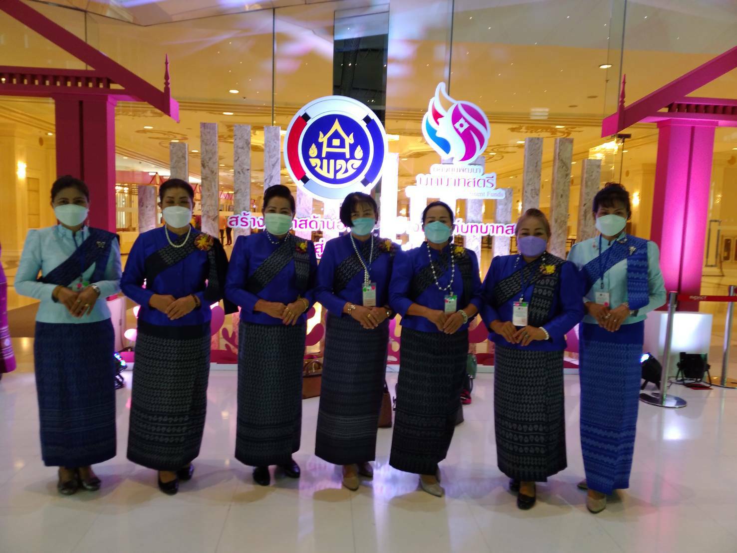 ?จังหวัดขอนแก่น: ร่วมโครงการกองทุนพัฒนาบทบาทสตรี สร้างโอกาสด้านอาชีพ สร้างสรรค์บทบาทสตรี สู่ความเข้มแข็งในชุมชน  “นายกสมาคมแม่บ้านมหาดไทยและปลัดกระทรวงมหาดไทย เน้นย้ำ ผู้นำกองทุนพัฒนาบทบาทสตรี ต้องกระตุ้นปลุกเร้าภาคีเครือข่ายและทีมงานเอาจริงเอาจัง เดินหน้าขับเคลื่อนกองทุนฯ เพื่อพัฒนาอาชีพ พัฒนาคุณภาพชีวิตสตรีไทย ลดมูลหนี้ให้คงเหลือไม่เกินร้อยละ 5 ในปี 2566”?