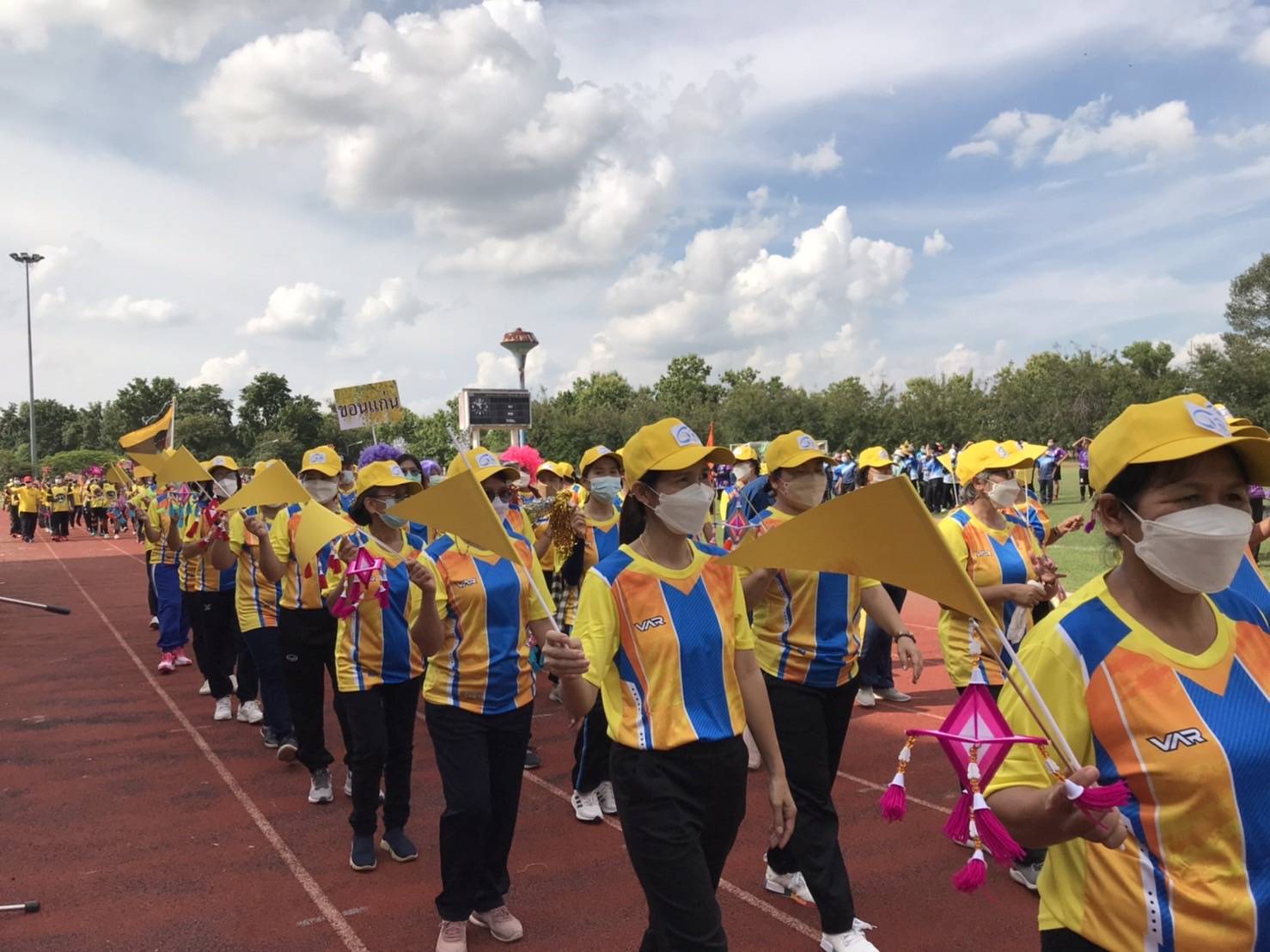?พช.ขอนแก่น : ชื่นมื่น! รองอธิบดี พช. ร่วมแข่งขันกีฬาเชื่อมความสามัคคี ตามโครงการ “สานสัมพันธ์น้องพี่ 60 ปี พช.” เขตตรวจราชการที่ 12?
