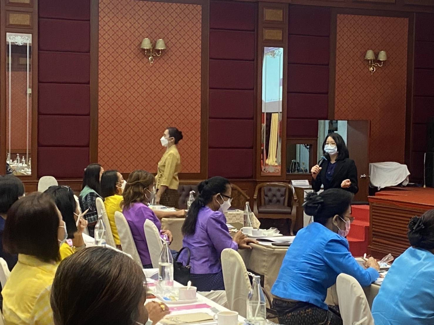 ?พช. ขอนแก่น : ดำเนินงานตามโครงการเพิ่มประสิทธิภาพการปฏิบัติงานกองทุนพัฒนาบทบาทสตรี แก่กลไกการขับเคลื่อนกองทุนพัฒนาบทบาทสตรี ระดับจังหวัด?