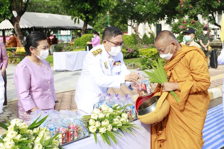 พช.ขอนแก่น ร่วมทำบุญตักบาตรถวายเป็นพระราชกุศล เนื่องในวันเฉลิมพระชนมพรรษา สมเด็จพระนางเจ้าฯ พระบรมราชินี