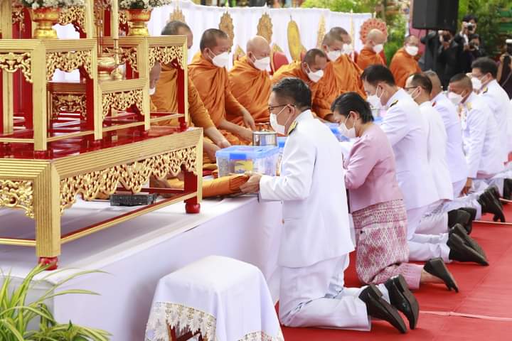 พช.ขอนแก่น ร่วมทำบุญตักบาตรถวายเป็นพระราชกุศล เนื่องในวันเฉลิมพระชนมพรรษา สมเด็จพระนางเจ้าฯ พระบรมราชินี