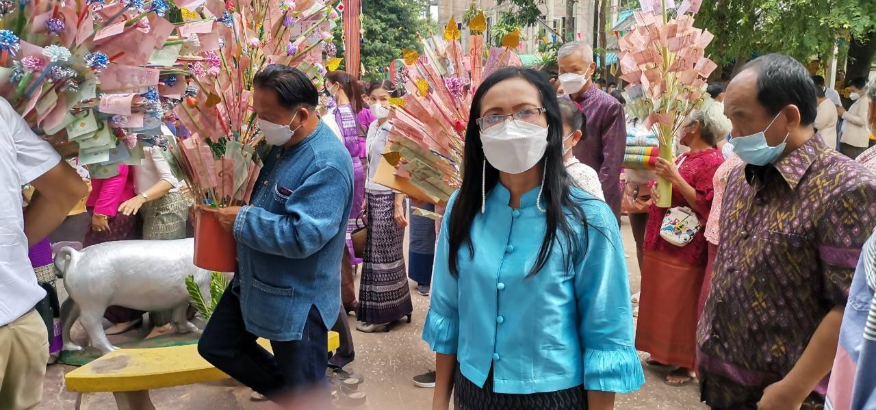 พช.ขอนแก่น : รองอธิบดีกรมการพัฒนาชุมชน (นายสุรศักดิ์  อักษรกุล) ทอดผ้าป่าสามัคคี สมทบทุนสร้างอุโบสถวัดทางพาด อำเภอเขาสวนกวาง จังหวัดขอนแก่น