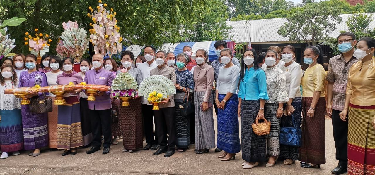 พช.ขอนแก่น : รองอธิบดีกรมการพัฒนาชุมชน (นายสุรศักดิ์  อักษรกุล) ทอดผ้าป่าสามัคคี สมทบทุนสร้างอุโบสถวัดทางพาด อำเภอเขาสวนกวาง จังหวัดขอนแก่น