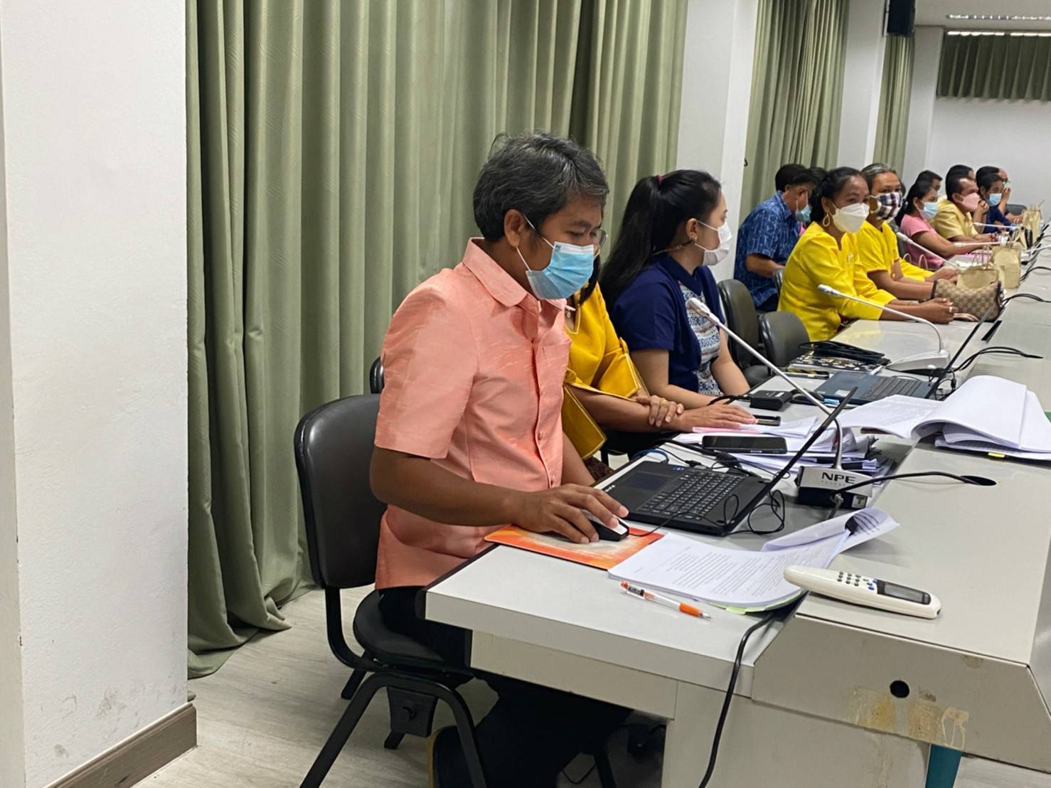 จังหวัดขอนแก่น : ประชุมคณะกรรมการรับรองมาตรฐานการพัฒนาชุมชน จังหวัดขอนแก่น ประจำปี 2565 ตามโครงการส่งเสริมและพัฒนาระบบมาตรฐานการพัฒนาชุมชน ระดับจังหวัด  กิจกรรมที่ ๒ ประเมิน/รับรอง/นำเสนอผลการพัฒนาตามระบบมาตรฐานการพัฒนาชุมชน 