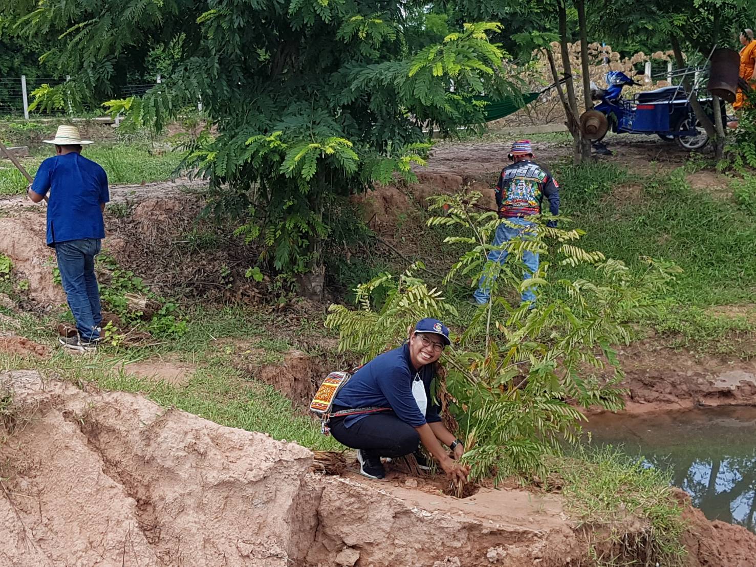 พช.ขอนแก่น : ร่วมกิจกรรมโครงการ 130 ปี กระทรวงมหาดไทย : ความสุขสร้างได้ ด้วยใจอาสา “แบกจอบ เสียม หิ้วปิ่นโต ร่วมสานสัมพันธ์เอามื้อสามัคคี” โคก หนอง นา พุทธอารยเกษตร มจร.ขอนแก่น