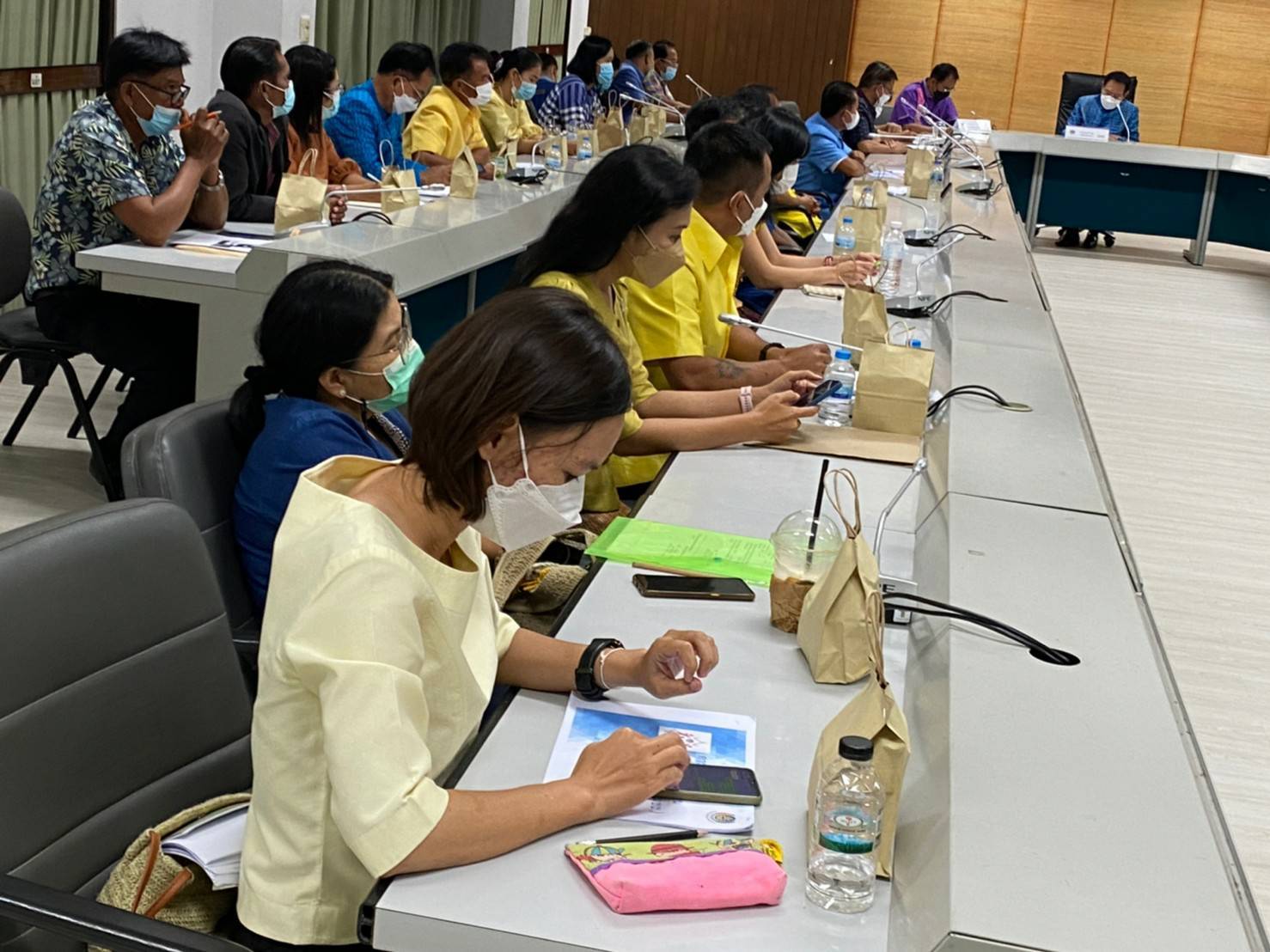 จังหวัดขอนแก่น : ประชุมคณะกรรมการรับรองมาตรฐานการพัฒนาชุมชน จังหวัดขอนแก่น ประจำปี 2565 ตามโครงการส่งเสริมและพัฒนาระบบมาตรฐานการพัฒนาชุมชน ระดับจังหวัด  กิจกรรมที่ ๒ ประเมิน/รับรอง/นำเสนอผลการพัฒนาตามระบบมาตรฐานการพัฒนาชุมชน 