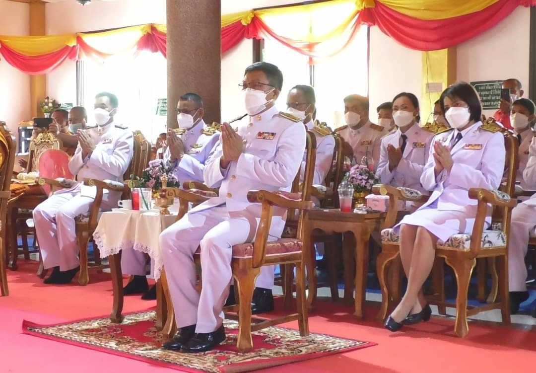 ?พช.ขอนแก่น : ร่วมพิธีพระราชทานน้ำสรง ผ้าไตร และเครื่องสักการะพระราชทาน ร่วมประกอบพิธีเจริญพระพุทธมนต์ แสดงมุทิตาจิตต่อเจ้าคณะจังหวัดขอนแก่น เนื่องในโอกาสเจริญอายุวัฒนมงคล ครบ 6 รอบ 72 ปี 52 พรรษา