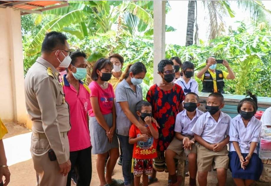?พช.ขอนแก่น : ร่วมต้อนรับคณะกรรมการตรวจสอบและประเมินผลประจำกระทรวงการพัฒนาสังคมและความมั่นคงของมนุษย์ (ค.ต.ป.พม.) ในการลงพื้นที่ ตรวจสอบประเมินผลการขับเคลื่อนงานด้านสังคมในพื้นที่อำเภอหนองเรือ จังหวัดขอนแก่น?