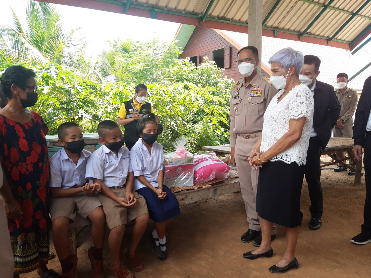 ?พช.ขอนแก่น : ร่วมต้อนรับคณะกรรมการตรวจสอบและประเมินผลประจำกระทรวงการพัฒนาสังคมและความมั่นคงของมนุษย์ (ค.ต.ป.พม.) ในการลงพื้นที่ ตรวจสอบประเมินผลการขับเคลื่อนงานด้านสังคมในพื้นที่อำเภอหนองเรือ จังหวัดขอนแก่น?
