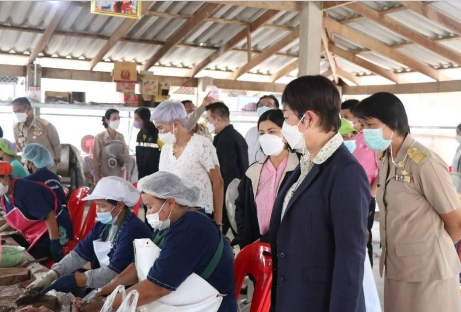 ?พช.ขอนแก่น : ร่วมต้อนรับคณะกรรมการตรวจสอบและประเมินผลประจำกระทรวงการพัฒนาสังคมและความมั่นคงของมนุษย์ (ค.ต.ป.พม.) ในการลงพื้นที่ ตรวจสอบประเมินผลการขับเคลื่อนงานด้านสังคมในพื้นที่อำเภอหนองเรือ จังหวัดขอนแก่น?