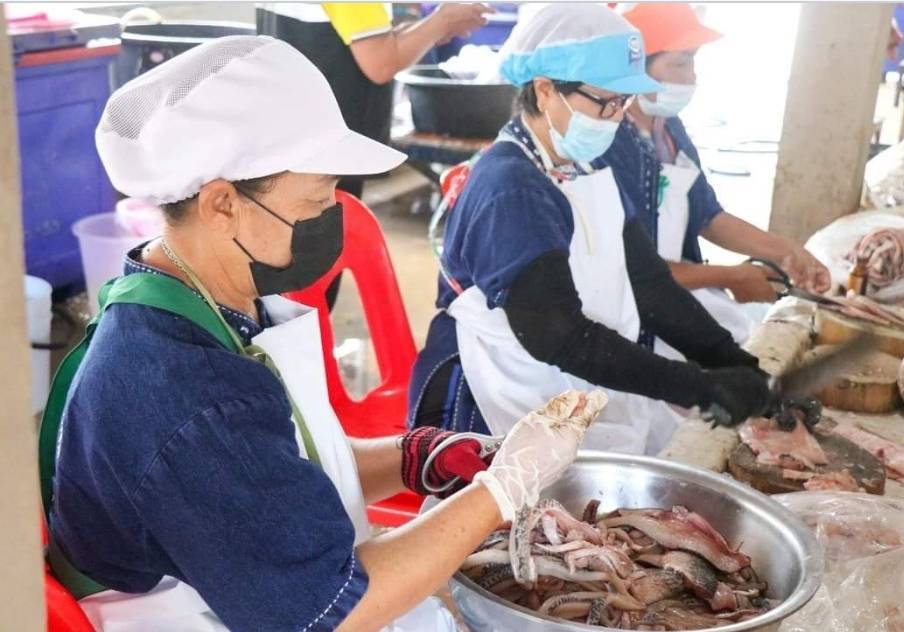 ?พช.ขอนแก่น : ร่วมต้อนรับคณะกรรมการตรวจสอบและประเมินผลประจำกระทรวงการพัฒนาสังคมและความมั่นคงของมนุษย์ (ค.ต.ป.พม.) ในการลงพื้นที่ ตรวจสอบประเมินผลการขับเคลื่อนงานด้านสังคมในพื้นที่อำเภอหนองเรือ จังหวัดขอนแก่น?