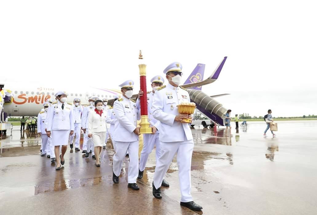 ?จังหวัดขอนแก่น เชิญเทียนพรรษาและผ้าอาบน้ำฝนพระราชทาน และพิธีสมโภชเทียนพรรษาพระราชทาน เมืองขามแก่น เสียงแคน ดอกคูน ประจำปี 2565 ?
