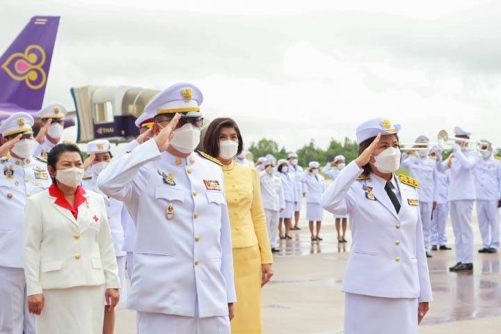 ?จังหวัดขอนแก่น เชิญเทียนพรรษาและผ้าอาบน้ำฝนพระราชทาน และพิธีสมโภชเทียนพรรษาพระราชทาน เมืองขามแก่น เสียงแคน ดอกคูน ประจำปี 2565 ?