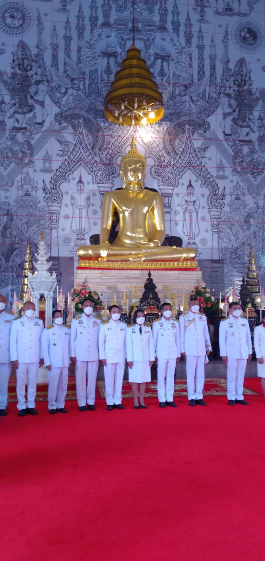 ?จังหวัดขอนแก่น : ผู้ว่าฯ ประกอบพิธีถวายเทียนพรรษาและผ้าอาบน้ำฝนพระราชทาน ณ พระอุโบสถวัดธาตุ พระอารามหลง ตำบลในเมือง อำภอเมืองขอนแก่น จังหวัดขอนแก่น ?