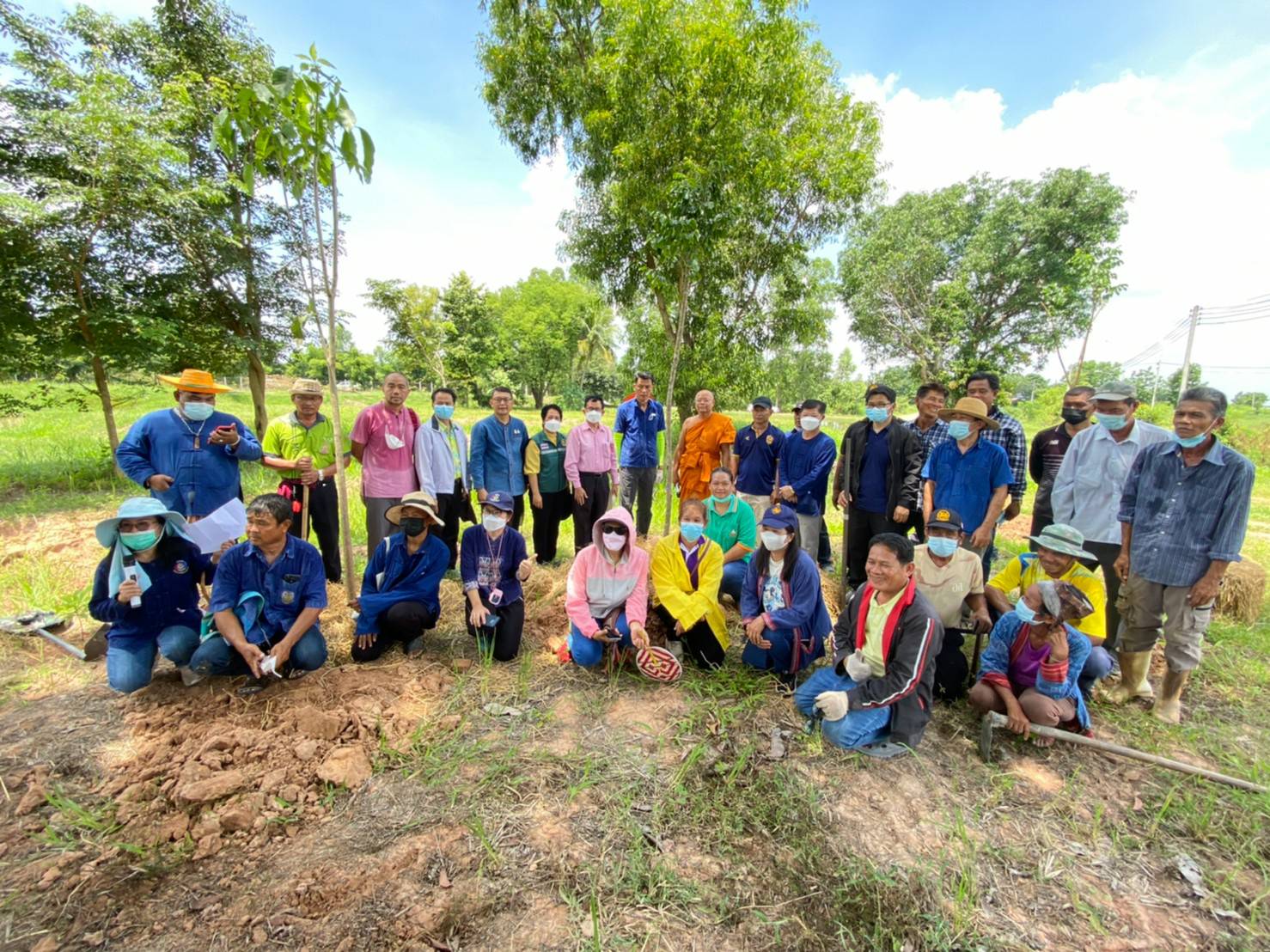 พช.ขอนแก่น : ร่วมกิจกรรมโครงการ 130 ปี กระทรวงมหาดไทย : ความสุขสร้างได้ ด้วยใจอาสา “แบกจอบ เสียม หิ้วปิ่นโต ร่วมสานสัมพันธ์เอามื้อสามัคคี” โคก หนอง นา พุทธอารยเกษตร มจร.ขอนแก่น
