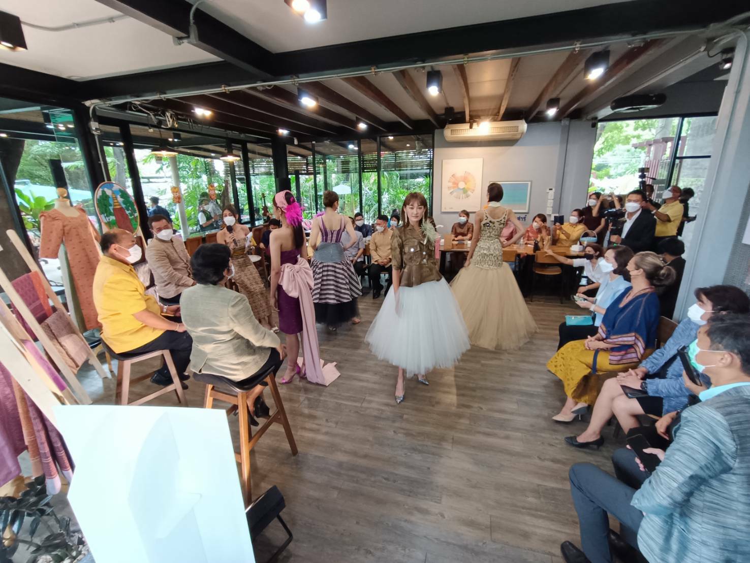 ?พช.ขอนแก่น : ร่วมพิธีแถลงข่าวการจัดงาน “มหกรรมผ้าทออีสานสู่สากล THALAND ESAN FABRIC EXPO 2022 @ KHONKAEN”?