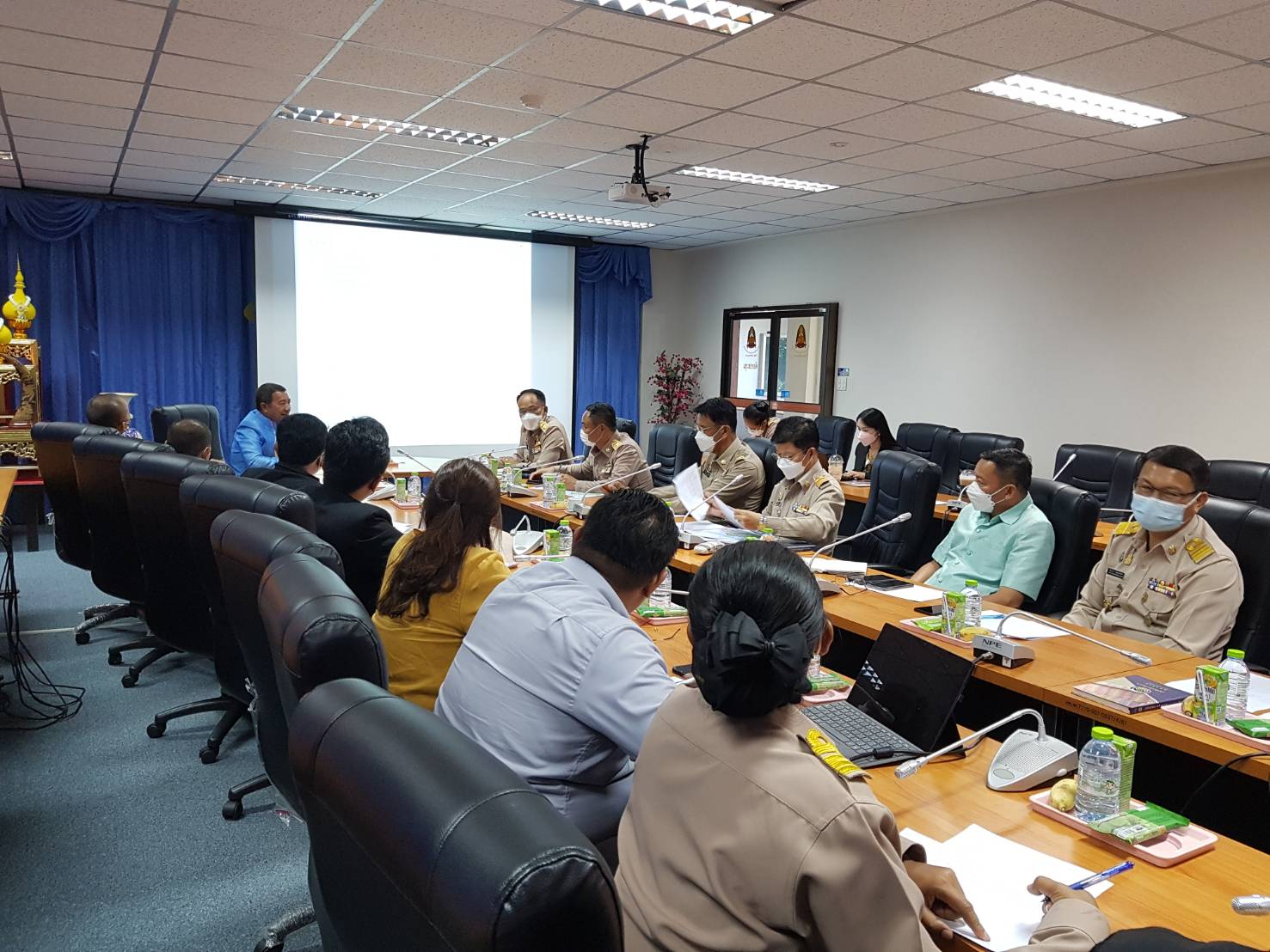 ?จังหวัดขอนแก่น : ประชุมเตรียมความพร้อมการขับเคลื่อนเขตพัฒนาเศรษฐกิจพอเพียง (SEDZ) ด้วยโมเดลเศรษฐกิจใหม่ 130 ปี กระทรวงมหาดไทย “ความสุขสร้างได้…ด้วยใจอาสา” : วัด ประชา รัฐ สร้างสุข วิถีพุทธอารยเกษตร มจร. ขอนแก่น เฉลิมพระเกียรติพระบาทสมเด็จพระชิรเกล้าเจ้าอยู่หัว เนื่องในโอกาสมหามงคลทรงมีพระชนมายุครบ 70 พรรษา?