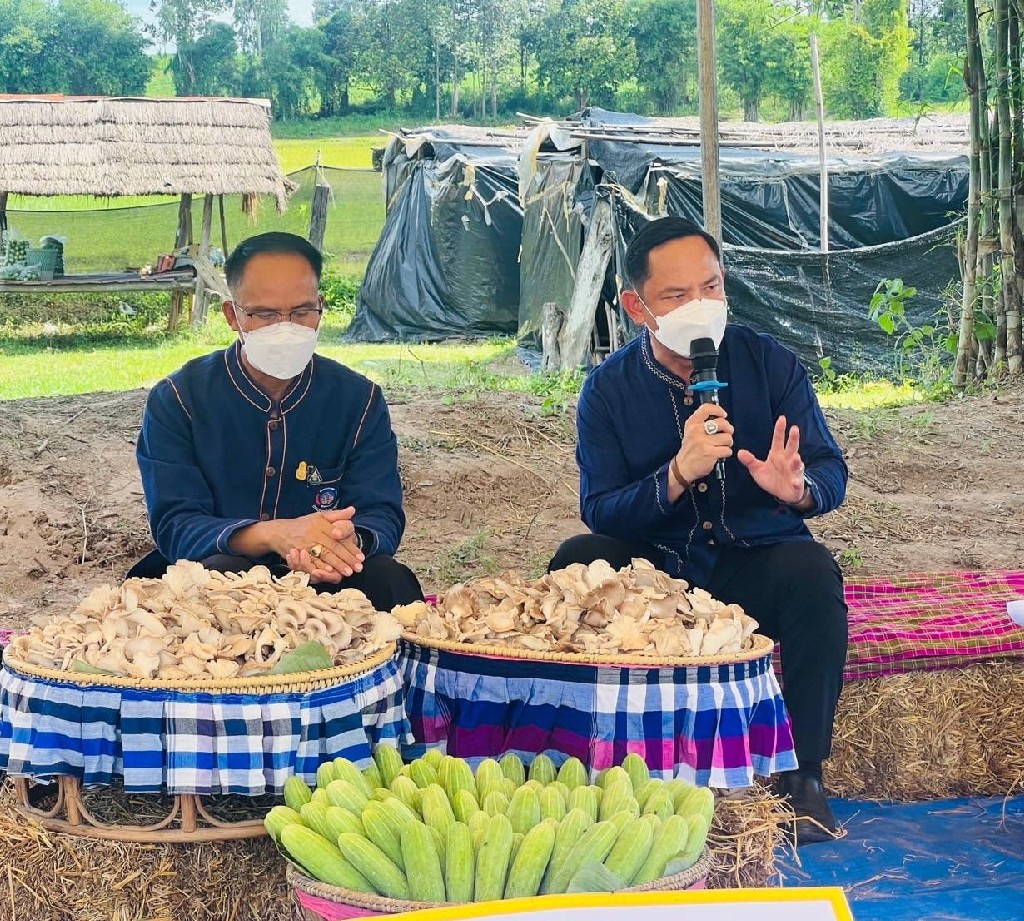 ?พช. ขอนแก่น : ร่วมถ่ายทำรายการ “เล่าเรื่องเมืองขอนแก่น” ประเด็นโครงการ คู่เสี่ยว เกี่ยวก้อย แก้จน คนขอนแก่น ทาง Facebook Live เพจ คนพันธ์ุแชร์ สวท.ขอนแก่น และทางวิทยุ สวท.ขอนแก่น FM 99.50 MHz.?