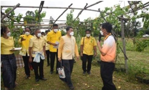 ?จังหวัดขอนแก่น: ปลัดกระทรวงมหาดไทย(นายสุทธิพงษ์ จุลเจริญ) ลงพื้นที่ศูนย์เรียนรู้ 19 พอเพียง จังหวัดขอนแก่น เน้นย้ำ ขับเคลื่อนขยายผลสร้างทีมอำเภอ ทีมตำบล ในทุกอำเภอเพื่อพัฒนาคน และคนพัฒนาพื้นที่อย่างยั่งยืน