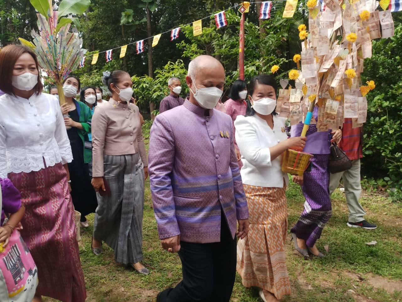พช.ขอนแก่น : รองอธิบดีกรมการพัฒนาชุมชน (นายสุรศักดิ์  อักษรกุล) ทอดผ้าป่าสามัคคี สมทบทุนสร้างอุโบสถวัดทางพาด อำเภอเขาสวนกวาง จังหวัดขอนแก่น