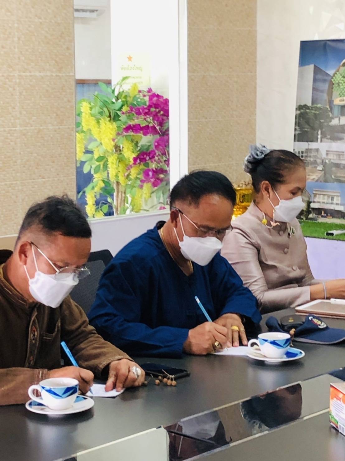พช.ขอนแก่น : รองอธิบดี พช.(นายสุรศักดิ์ อักษรกุล) พร้อมคณะหารือแนวทางการพัฒนาและส่งเสริมอาชีพการปลูกมะเขือพวง (“หมากแข้ง”) หวังเพิ่มช่องทางการจำหน่ายแก่ครัวเรือนโคกหนองนา