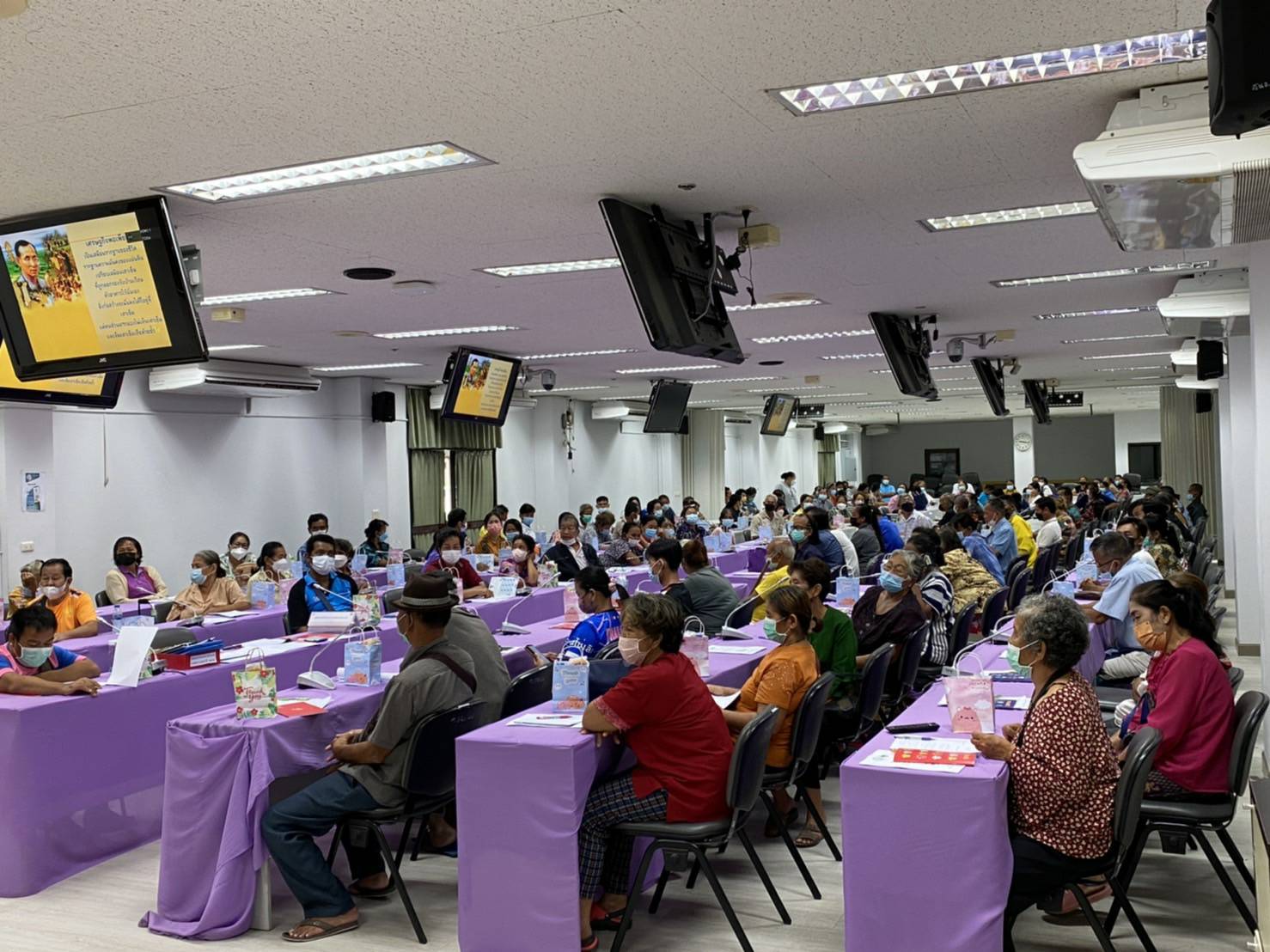 พช.ขอนแก่น : ส่งเสริมความรู้การดำเนินชีวิตตามแนวทางเศรษฐกิจพอเพียง แก่ผู้พิการตามโครงการเสริมสร้างความรู้ความเข้าใจผู้ใช้บริการกองทุนส่งเสริมและพัฒนาคุณภาพชีวิตคนพิการ