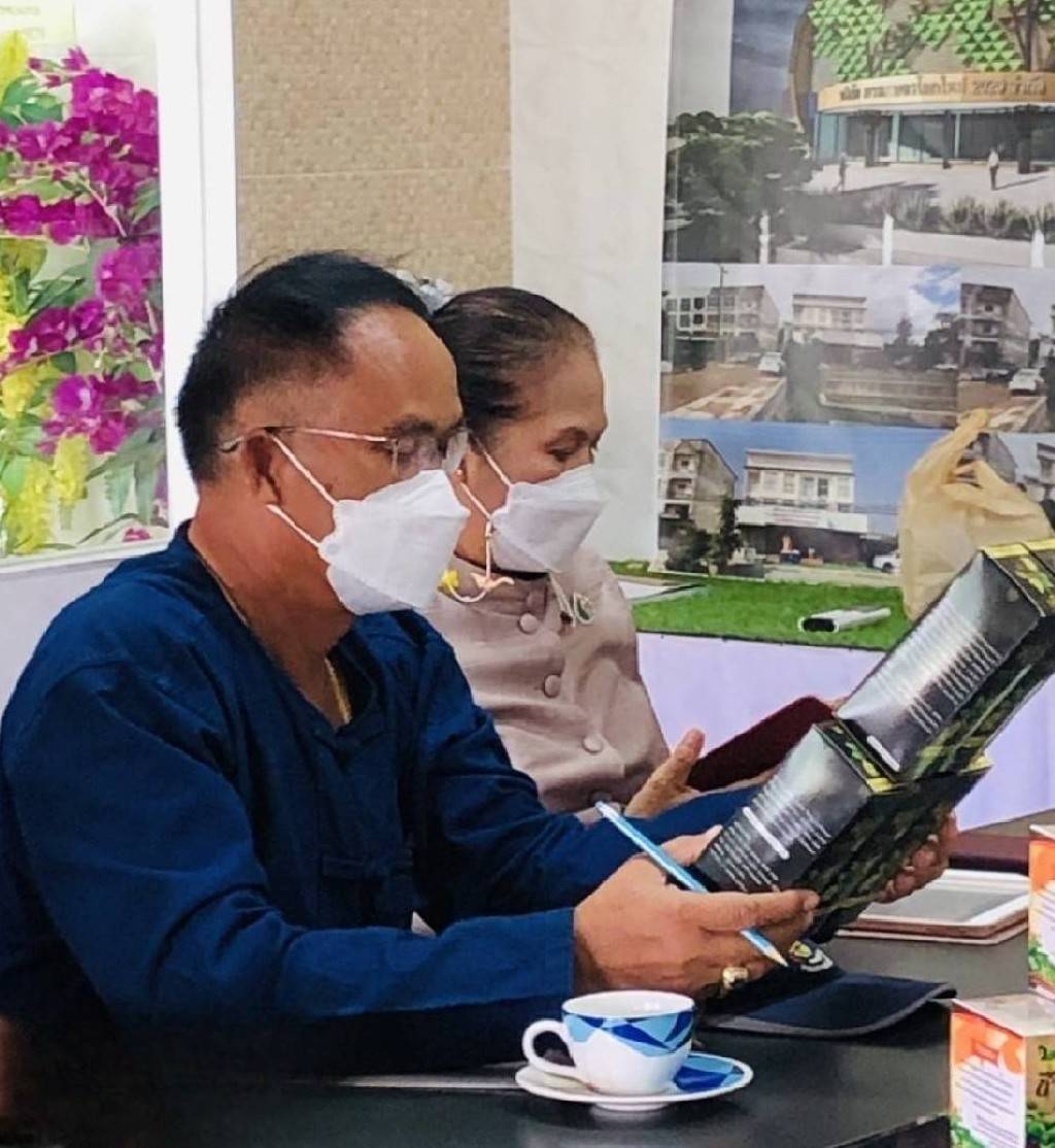 พช.ขอนแก่น : รองอธิบดี พช.(นายสุรศักดิ์ อักษรกุล) พร้อมคณะหารือแนวทางการพัฒนาและส่งเสริมอาชีพการปลูกมะเขือพวง (“หมากแข้ง”) หวังเพิ่มช่องทางการจำหน่ายแก่ครัวเรือนโคกหนองนา