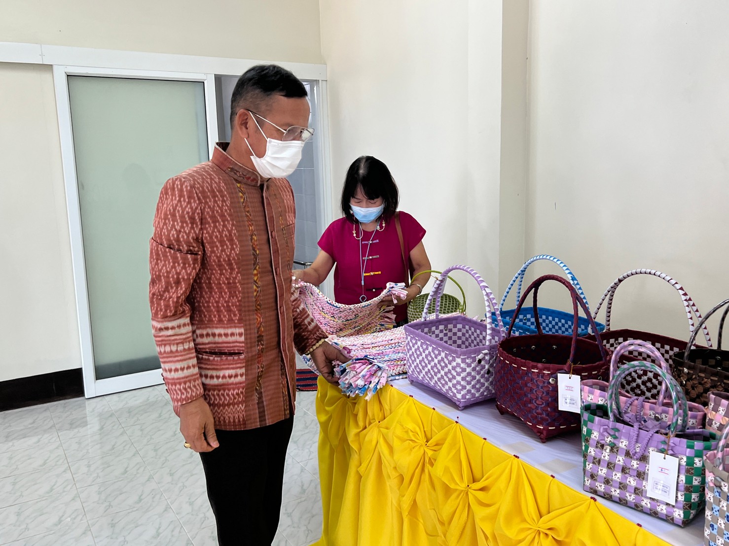 จังหวัดขอนแก่น : นายวสันต์ ชิงชนะ ผู้ตรวจราชการกรมการพัฒนาชุมชน พิจารณาคัดเลือกสารสนเทศตำบลต้นแบบ เพื่อพัฒนาคุณภาพชีวิต ระดับเขตตรวจราชการที่ 12 ประจำปี 2565 