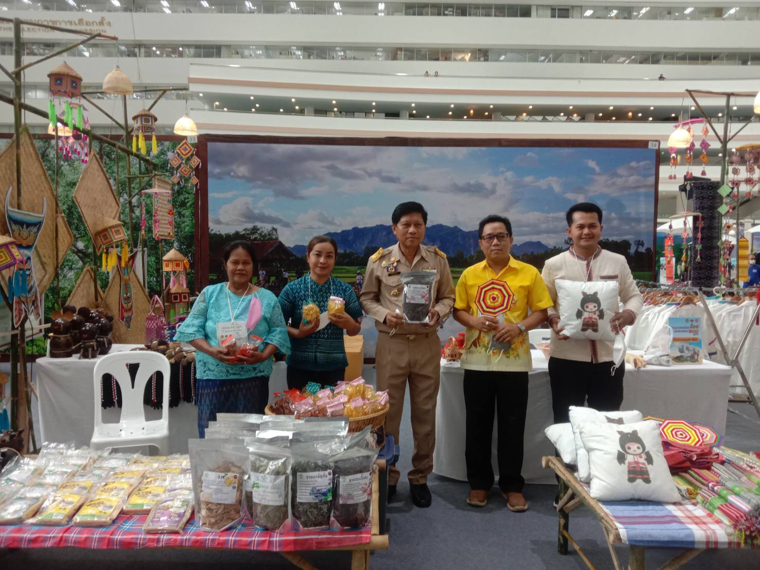 พช.ขอนแก่น : ร่วมพิธีเปิดงาน “โอทอปนวัตวิถี ดีเกินร้อย เที่ยวไทยวิถีใหม่ 100 ชุมชน”