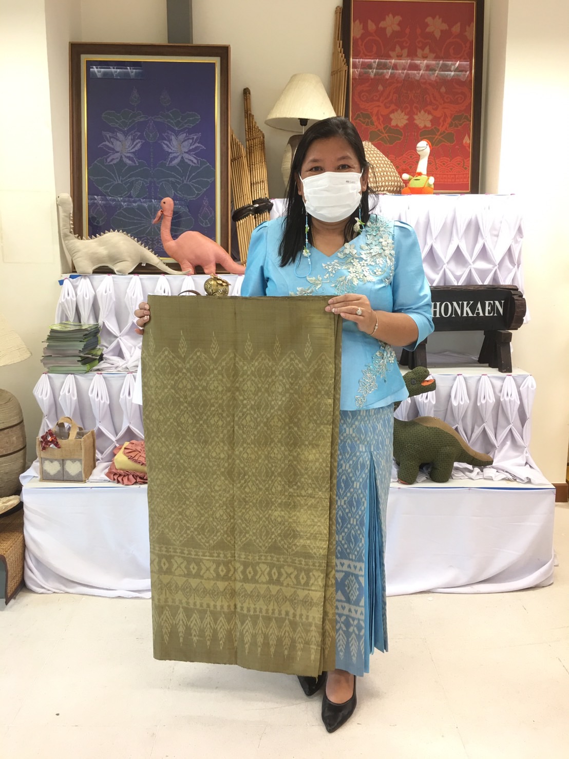พช. ขอนแก่น : สืบสานแนวพระดำริ ‘เจ้าฟ้าสิริวัณณวรีฯ’ รับผ้าประกวด ผ้าลายพระราชทาน ‘ผ้าขิดลายนารีรัตนราชกัญญา’ ชิงรางวัลพระราชทาน ปี 65