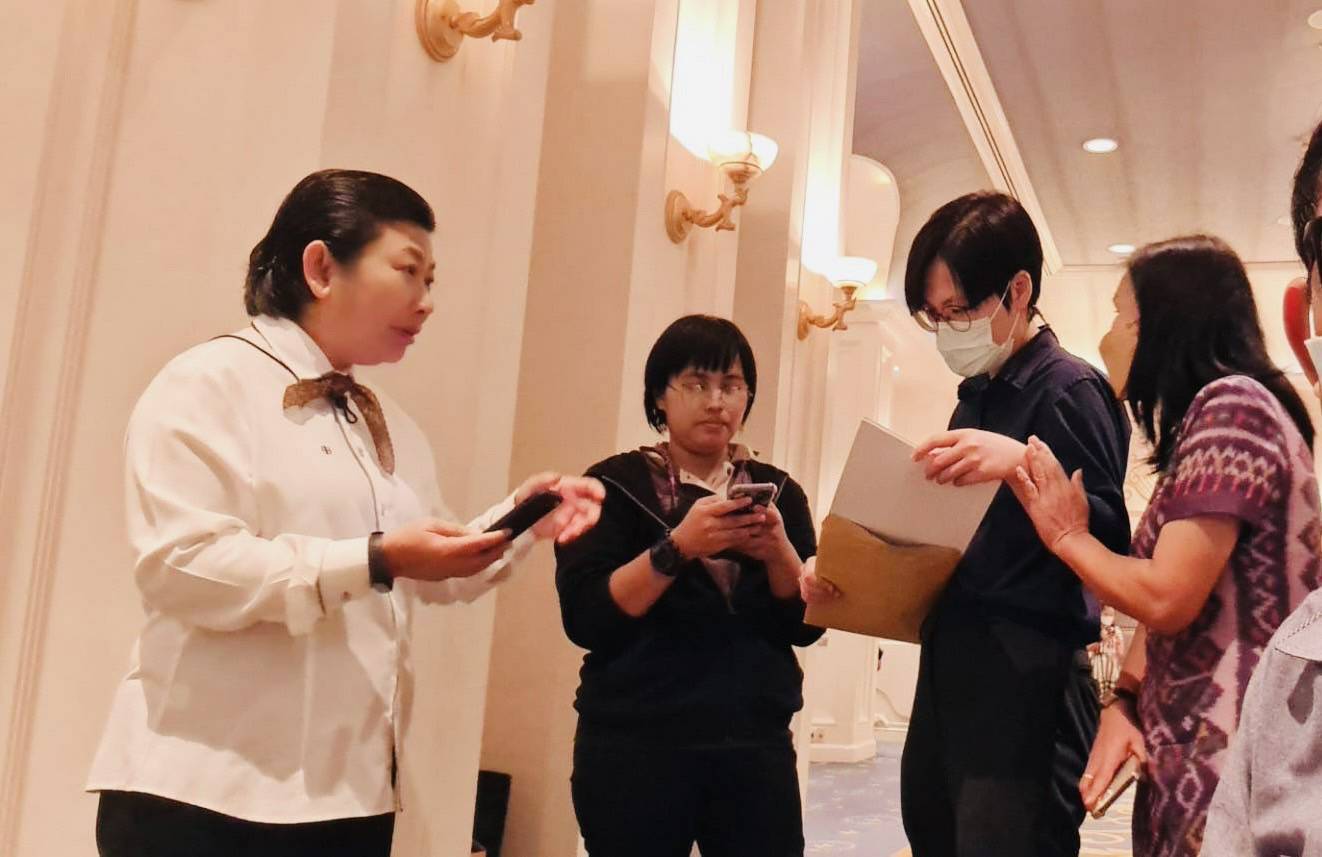 จังหวัดขอนแก่น :  ร่วมประชุมขับเคลื่อนการดำเนินงาน Trader ระดับจังหวัดและระดับประเทศ “หนุน OTOP TRADER เป็นศูนย์กลางจำหน่ายสินค้า OTOP คุณภาพ เพิ่มช่องทางการตลาด สร้างรายได้ให้ชุมชน”