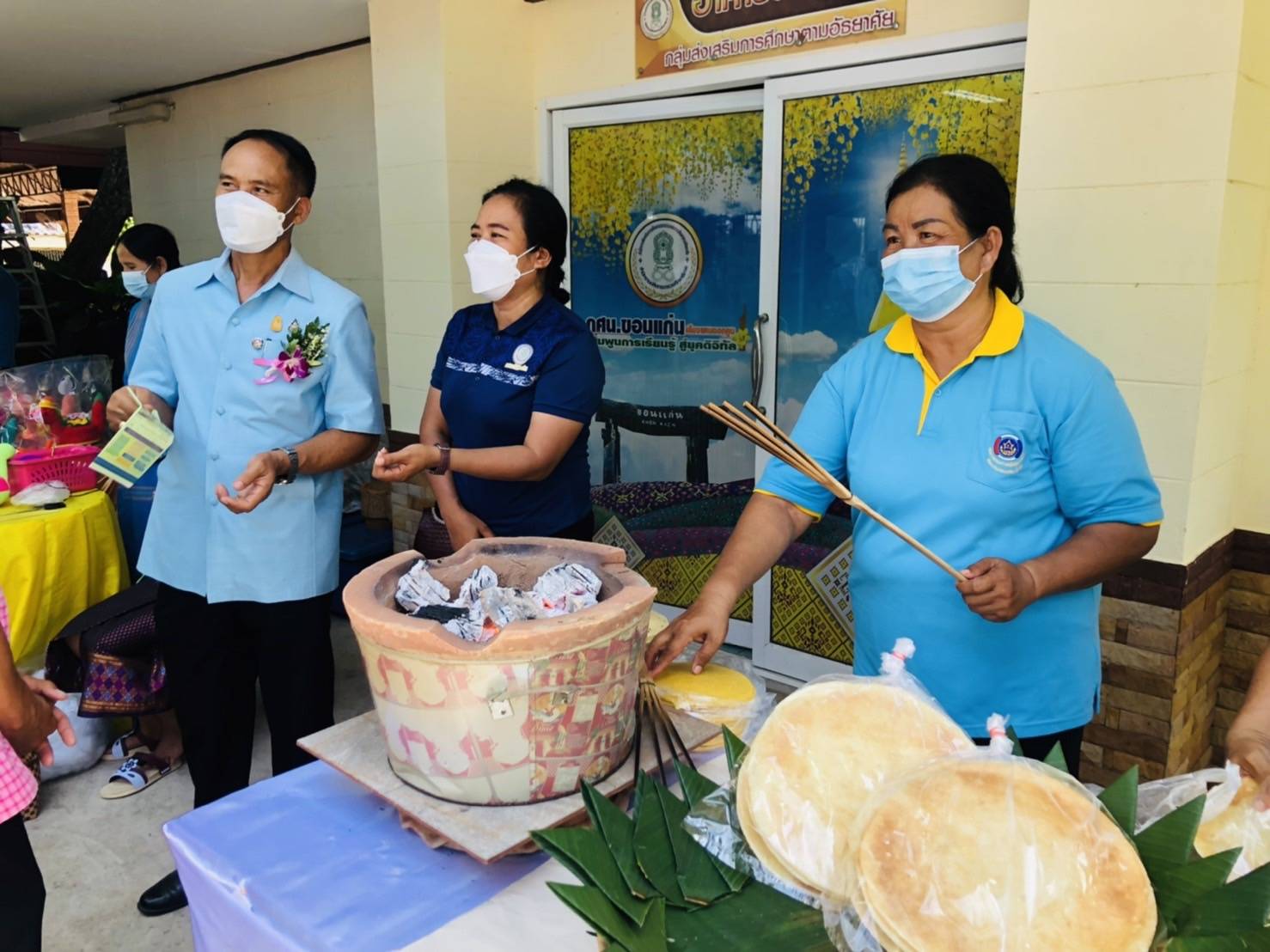 พช.ขอนแก่น : ร่วมเป็นเกียรติในพิธีเปิด “ งานมหกรรมวิชาการ 1 กศน.ตำบล 1 หลักสูตรอาชีพคุณภาพ “ สำนักงาน กศน.จังหวัดขอนแก่น ประจำปีงบประมาณ พ.ศ. 2565 และร่วมลงนามบันทึกข้อตกลงความร่วมมือทางวิชาการ