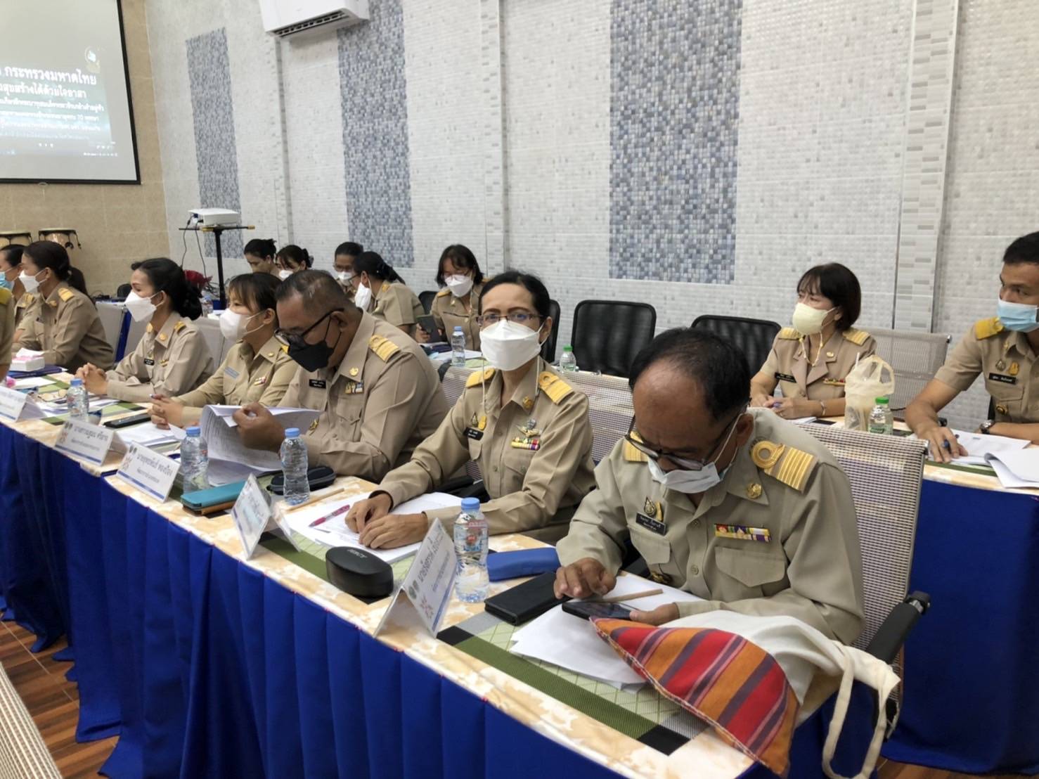 พช.ขอนแก่น : ประชุมผู้บริหารและนักวิชาการพัฒนาชุมชนจังหวัด เพื่อติดตามงานและประสานงานในการขับเคลื่อนงานพัฒนาชุมชน ครั้งที่ 7/2565