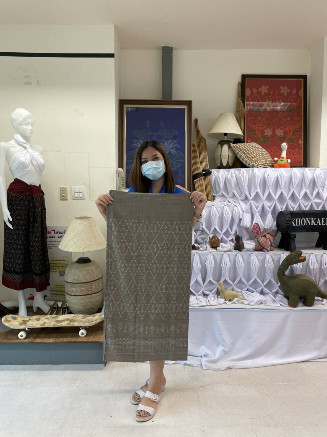 พช. ขอนแก่น : สืบสานแนวพระดำริ ‘เจ้าฟ้าสิริวัณณวรีฯ’ รับผ้าประกวด ผ้าลายพระราชทาน ‘ผ้าขิดลายนารีรัตนราชกัญญา’ ชิงรางวัลพระราชทาน ปี 65