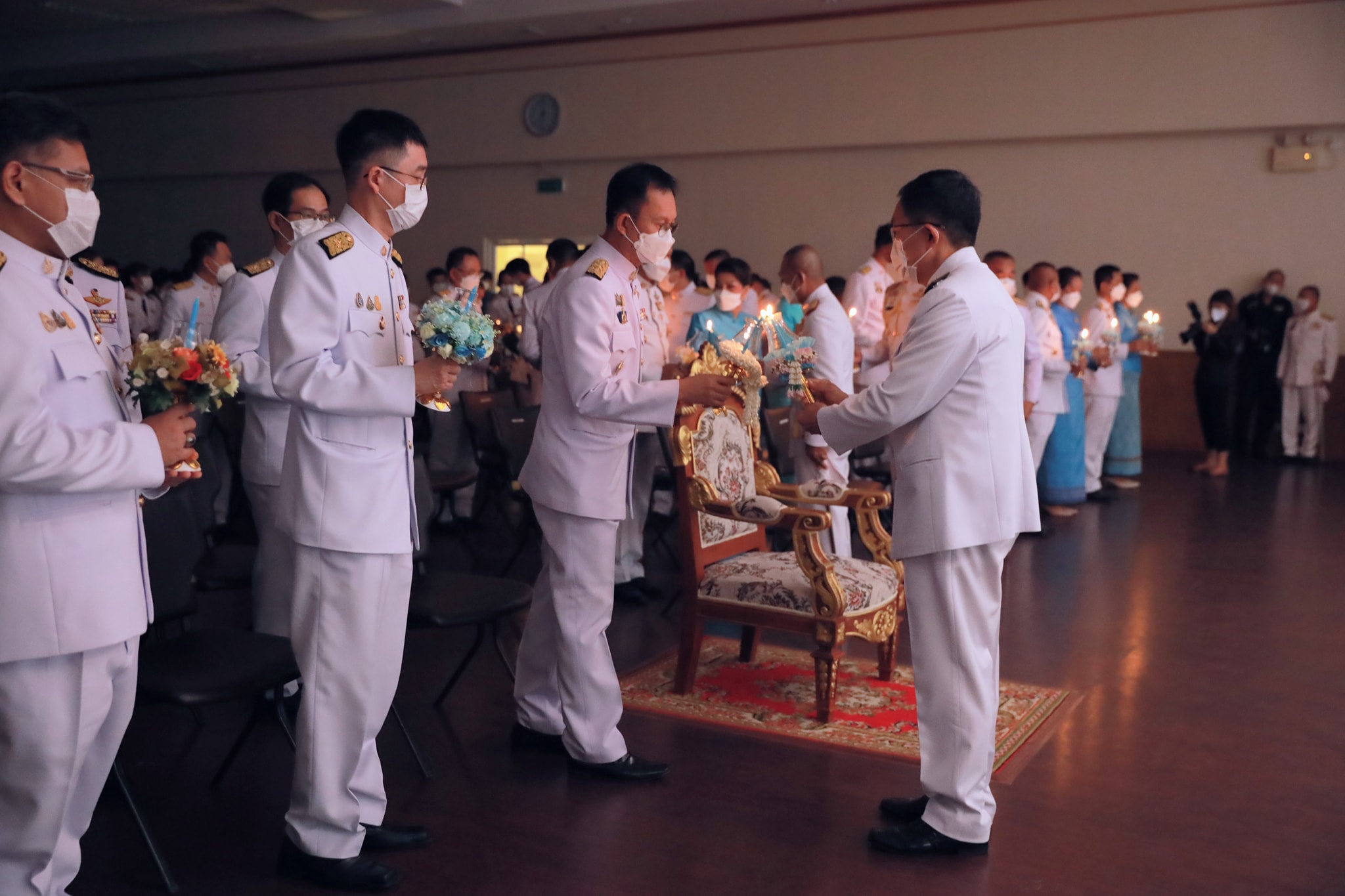 จังหวัดขอนแก่น : พสกนิกรชาวขอนแก่น ร่วมพิธีถวายเครื่องราชสักการะและวางพานพุ่ม พิธีจุดเทียนถวายพระพรชัยมงคล สมเด็จพระนางเจ้าสิริกิติ์ พระบรมราชินีนาถ พระบรมราชชนนีพันปีหลวง เนื่องในโอกาสวันเฉลิมพระชนมพรรษา 12 สิงหาคม 2565