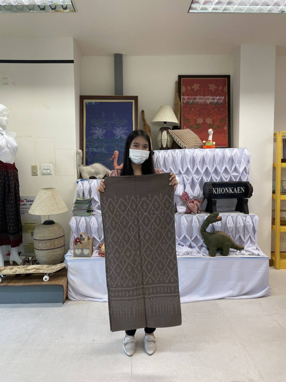 พช. ขอนแก่น : สืบสานแนวพระดำริ ‘เจ้าฟ้าสิริวัณณวรีฯ’ รับผ้าประกวด ผ้าลายพระราชทาน ‘ผ้าขิดลายนารีรัตนราชกัญญา’ ชิงรางวัลพระราชทาน ปี 65